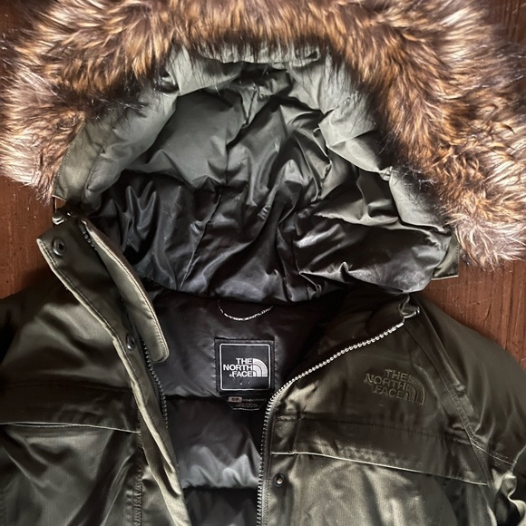 North Face Women’s Down Jacket - Picture 3 of 3